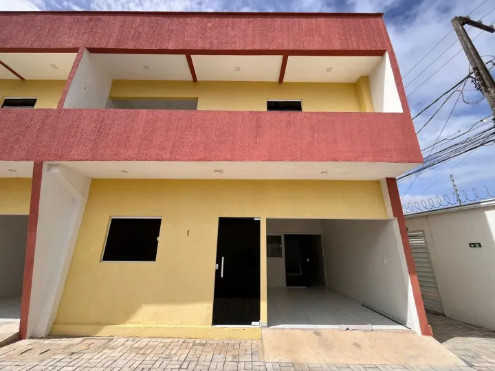 Casa Duplex em condomínio com 2 suítes no planalto - Natal/RN