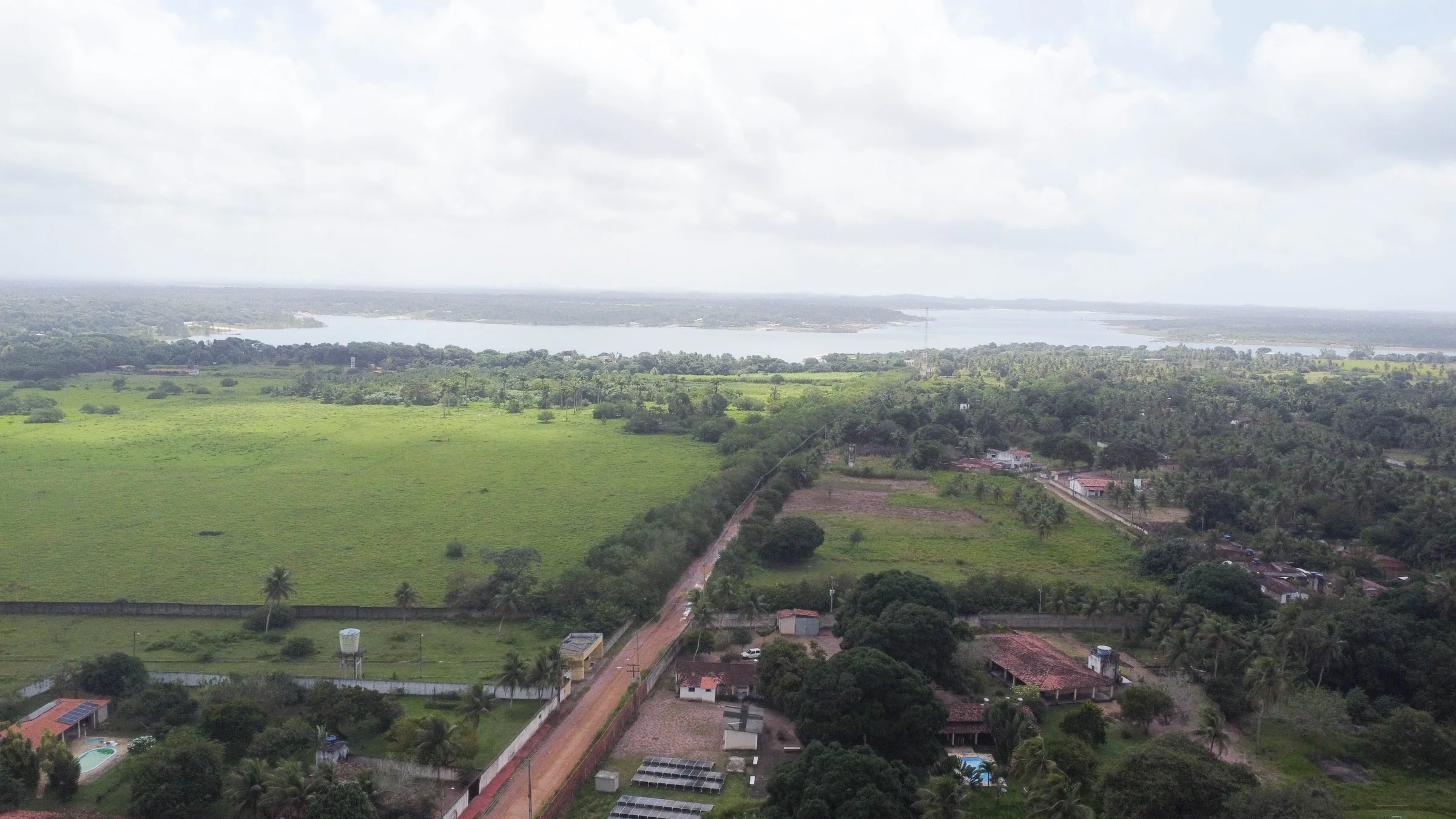 Granja com  7.758m² e 2 casas, na Lagoa do Bonfim - Nísia Floresta -RN