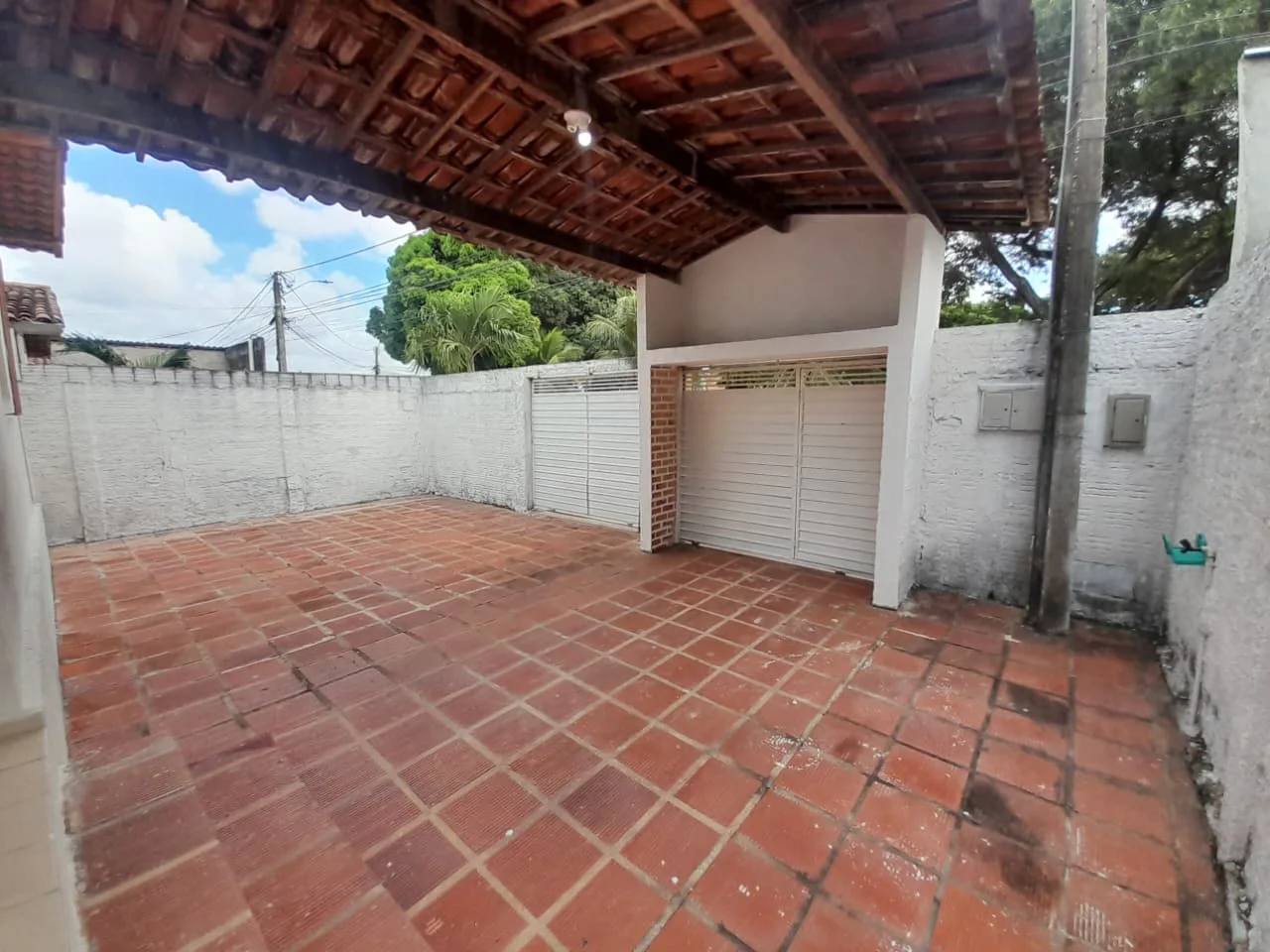 Casa com 2 quartos, área gourmet com piscina no Potengi - Natal-RN (Escriturada)
