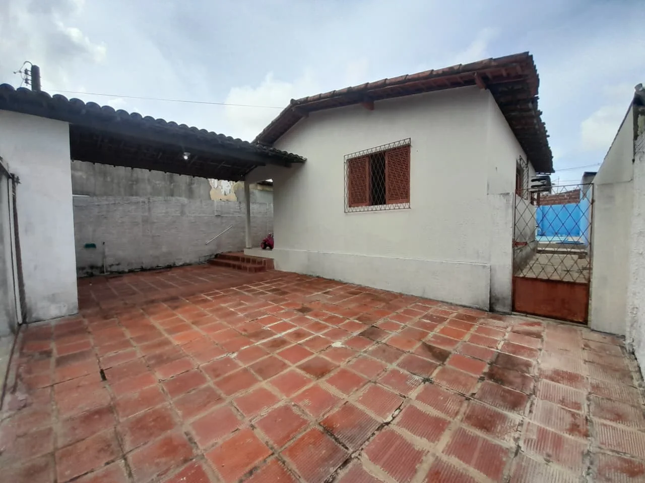 Casa com 2 quartos, área gourmet com piscina no Potengi - Natal-RN (Escriturada)