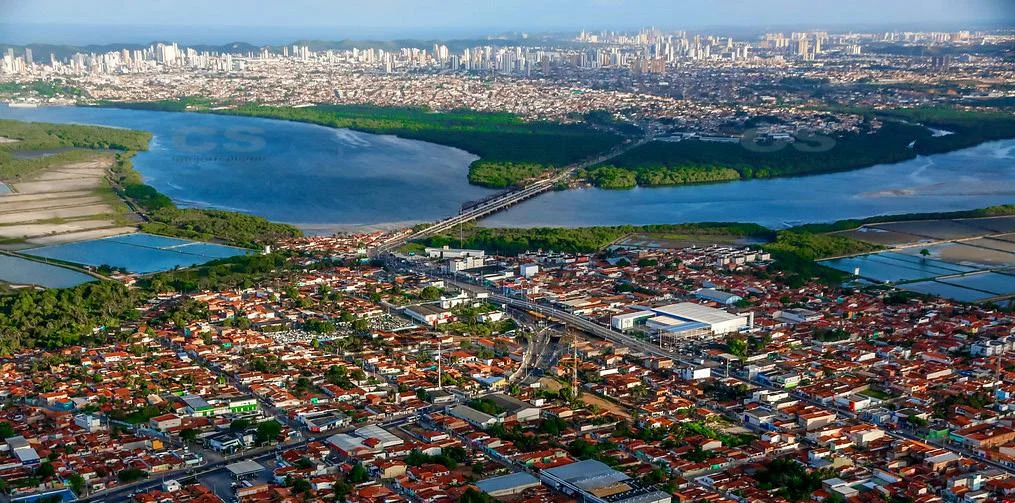 Casa Duplex  com 4 Suítes no Pajuçara - Natal - RN