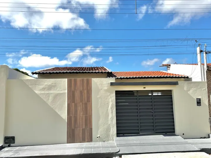 Casa no Pajuçara com 2 quartos  - Natal/RN